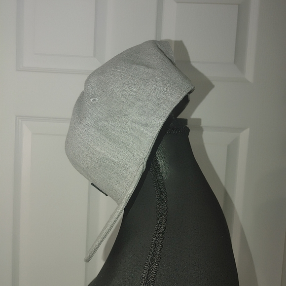 Vans Light Gray Snapback Hat/Cap OS NWOT - Picture 4 of 8